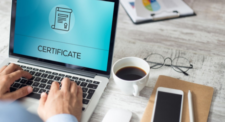 ¿Cómo tramitar el certificado laboral en Colombia?