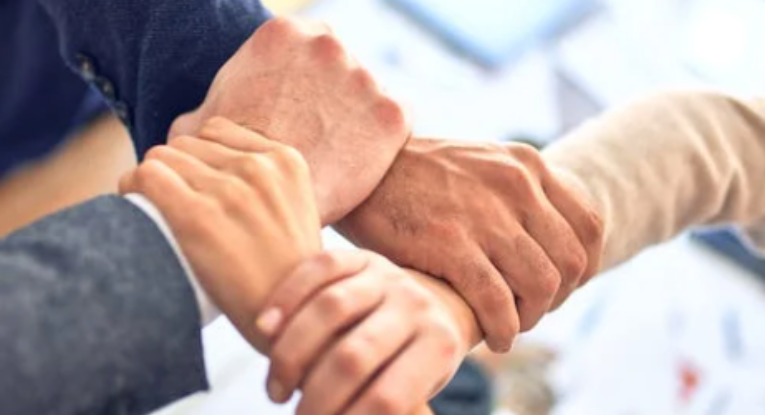 ¿Cómo se integra el control interno con el Gobierno Corporativo?